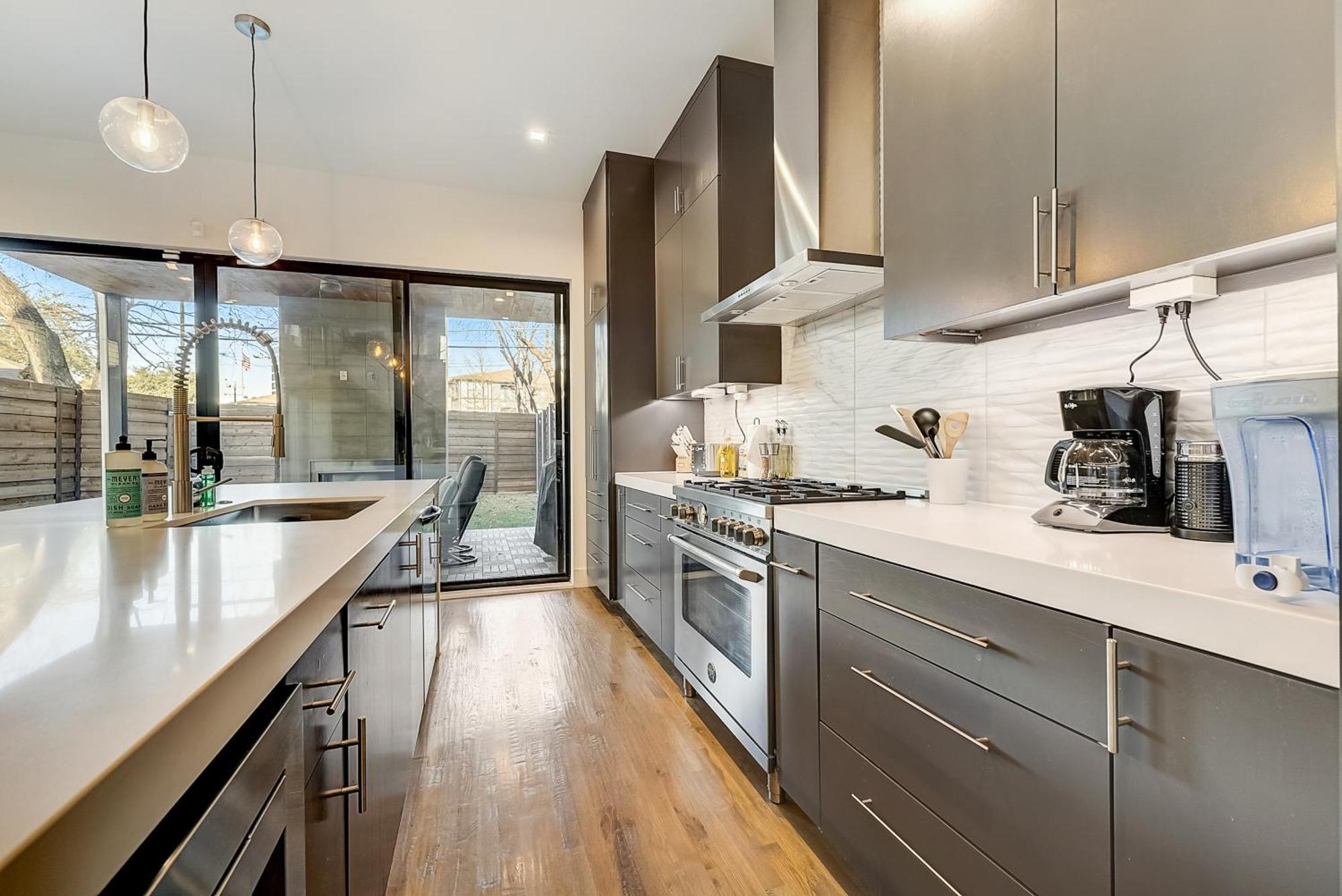 3 Bed Modern Masterpiece In Uptown! Villa Dallas Bagian luar foto